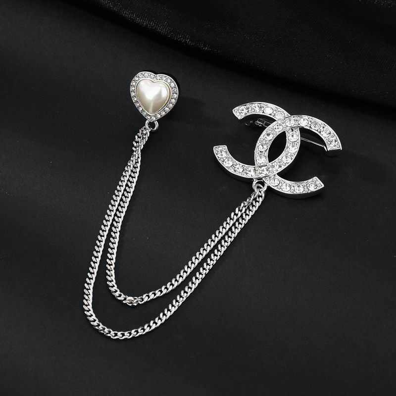 Chanel Brooch 05yxs12